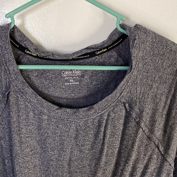 Calvin Klein performance - Picture 2 of 3